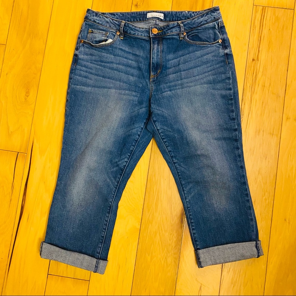 LOFT Women’s Curvy Kick Crop size 31/12 Jeans